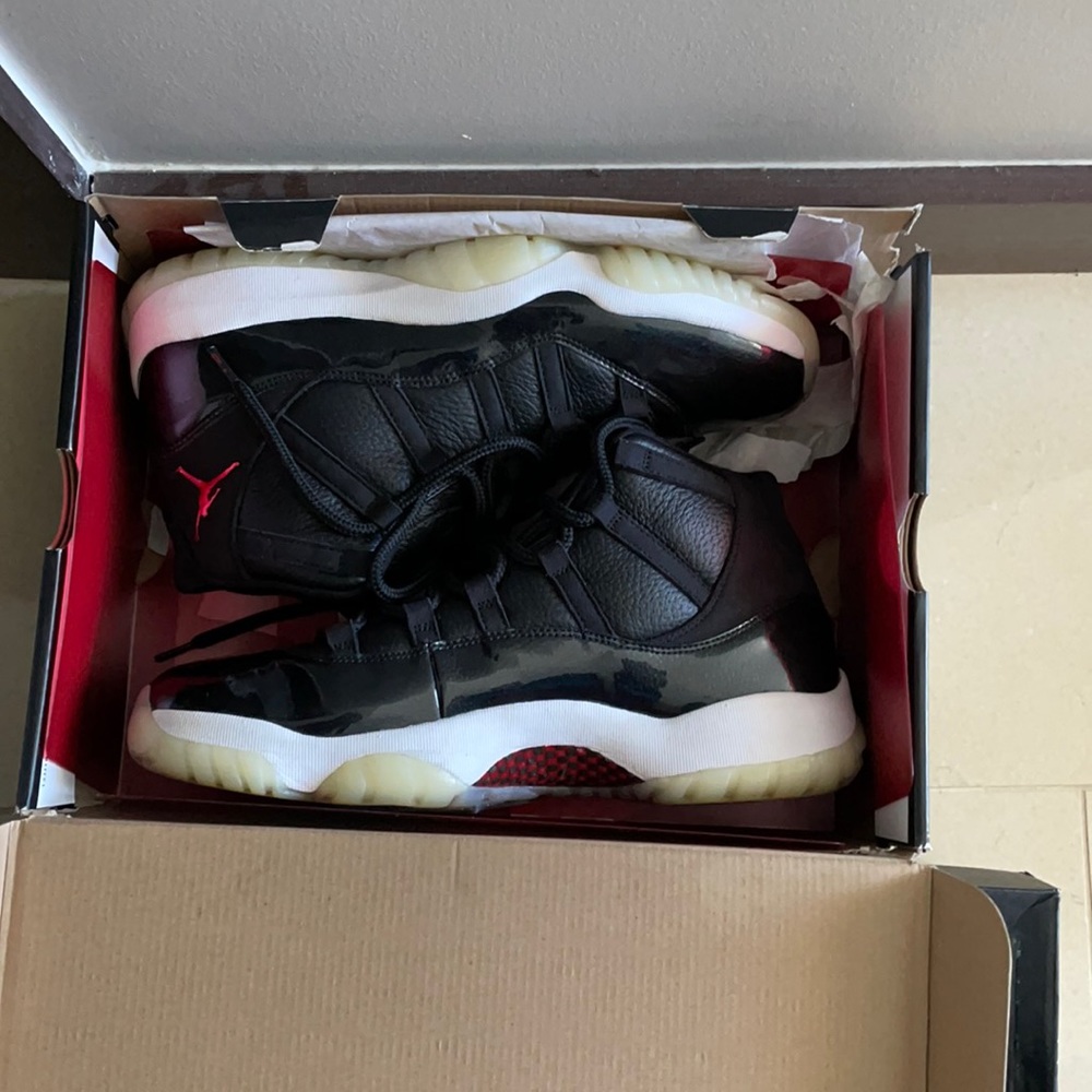 AIR JORDAN 11 RETRO
